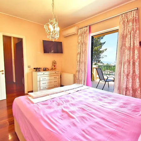 Villa Mariah On The Hill With Seaview